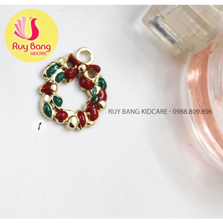 Cành lá kim loại, center đá đính hoa vải handmade