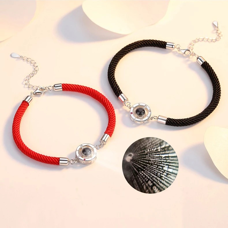 Vòng Tay Dây Bện Phối Mặt Kim Loại Khắc Chữ I Love You 100 Ngôn Ngữ