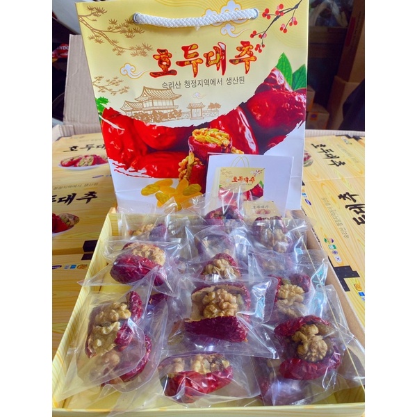 Táo đỏ kẹp óc chó và nho khô thơm ngon Hàn Quốc -  ( TẶNG KÈM TÚI XÁCH )  ĂN VẶT NHÀ HEO | BigBuy360 - bigbuy360.vn