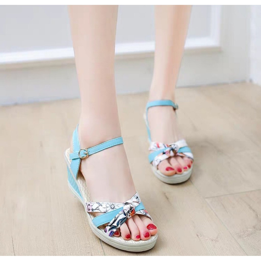 Sandal đế xuồng hót hit đủ 3 màu