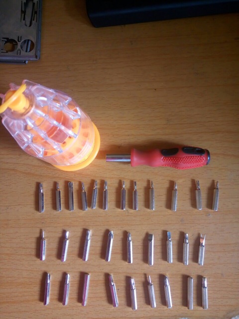 Bộ tua vit 30 đầu tháo lắp điện thoại, laptop, máy tính bản tốt