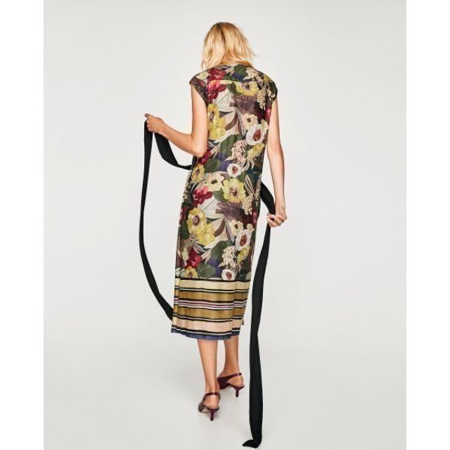 Đầm midi hoa lá Zara auth - used