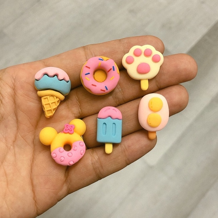 STICKER/JIBITZ/ CHARM KEM, BÁNH TRANG TRÍ DÉP SỤC
