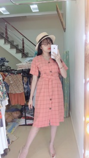 Đầm kẻ caro