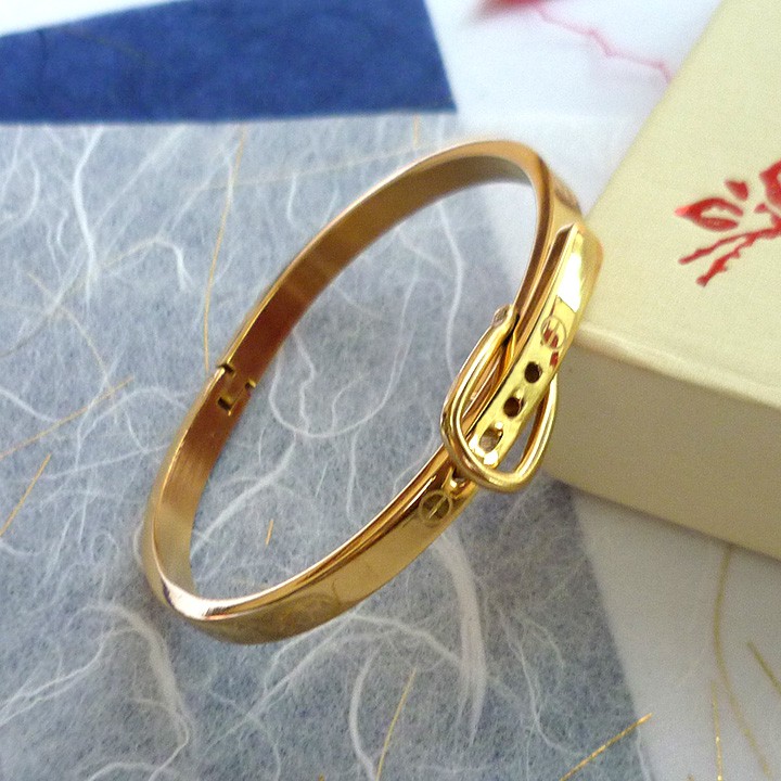 Vòng tay kiểu dây nịch VZ566