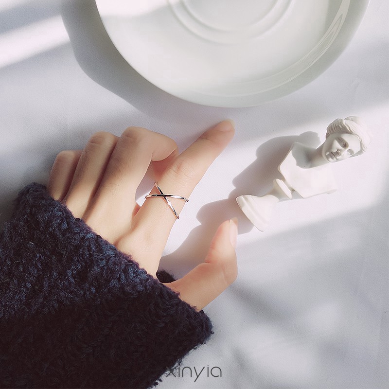 Nhẫn kim loại thiết kế lồng chéo đơn giản tinh tế cho nữ