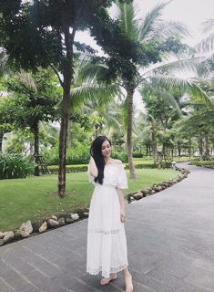 Maxi trắng bẹt vai siêu hot hit