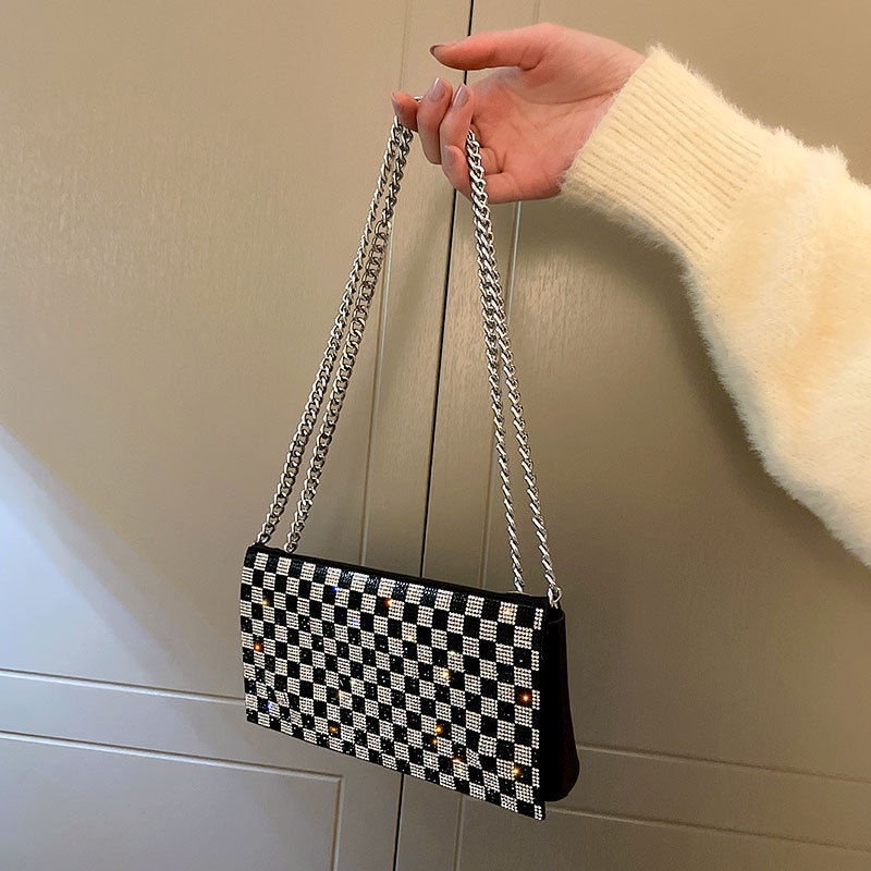 Túi Đeo Vai Da Hình Chữ Nhật Đính Đá Phối Dây Xích 2022 Thời Trang Cá Tính