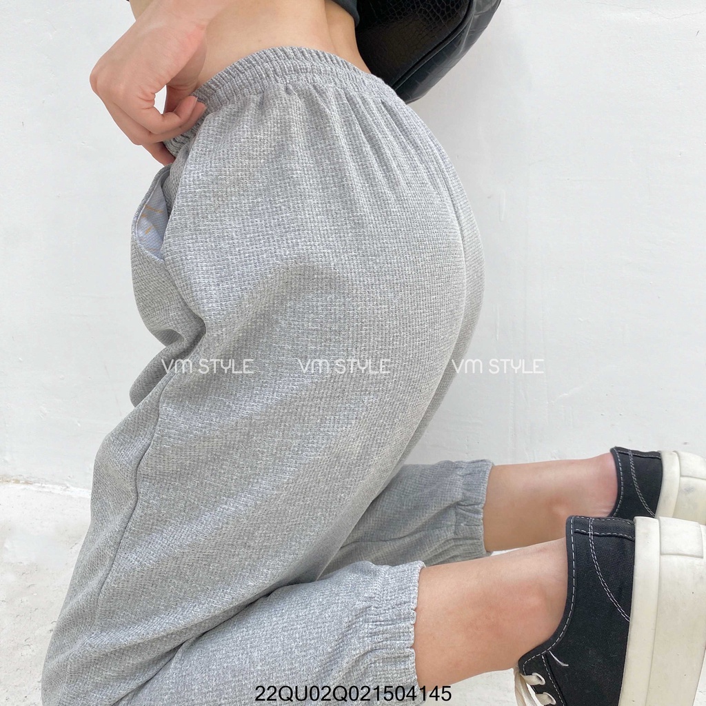 Quần jogger nữ VM STYLE lưng thun cột dây ống chun trơn rộng thoải mái hoạt động thời trang ulzzang 22QU02Q021504