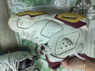 Giày sneakers