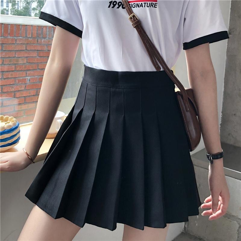 CHÂN VÁY TENNIS ĐEN TRƠN CÓ QUẦN TRONG XINH LẮM NHA
