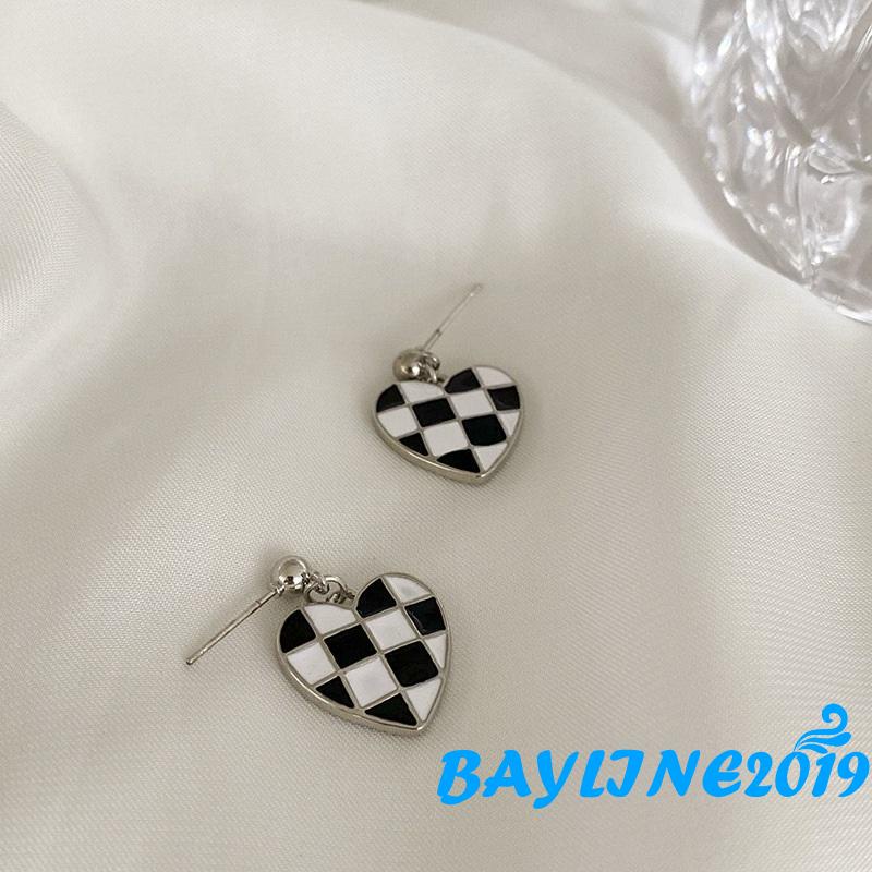 Khuyên tai hợp kim dáng dài hình trái tim màu trắng/đen làm quà tặng cho bạn gái