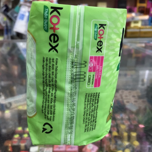 Băng vệ sinh Kotex thảo dược siêu mềm - siêu mỏng - có cánh 8 miếng 23cm