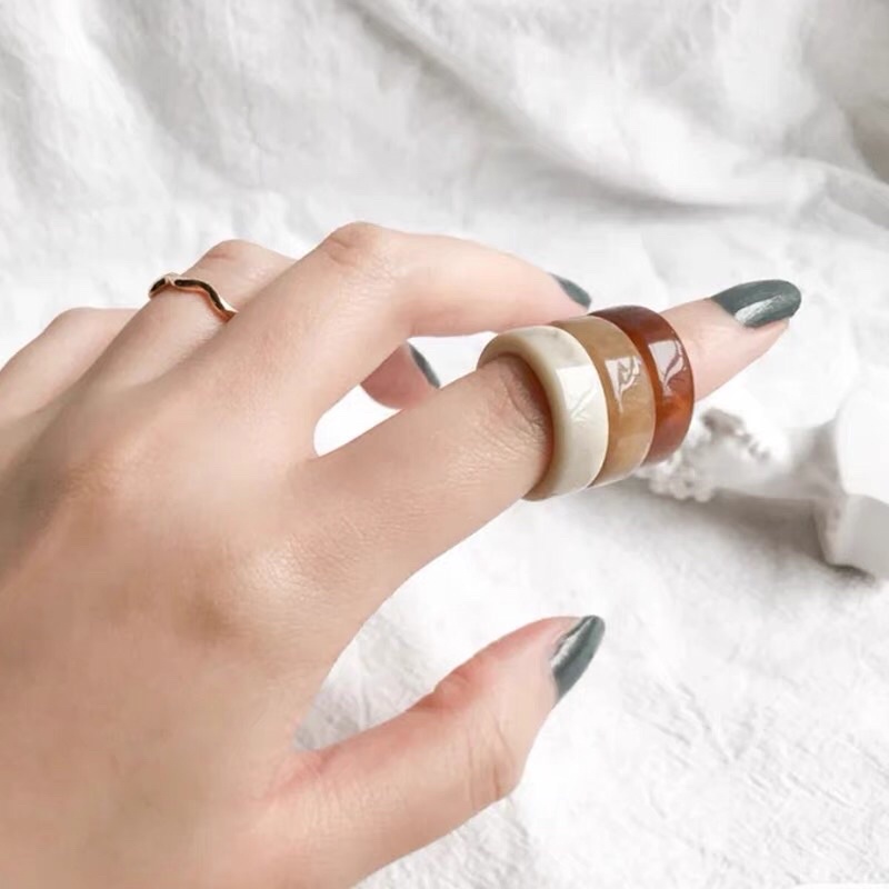 Nhẫn nhựa hổ phách MOMOE phong cách Hàn Quốc Retro, chất liệu acrylic
