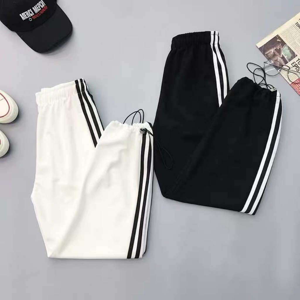 Quần Jogger Nam Nữ 3 Sọc ⚡️ GIÁ SẬP SÀN ⚡️ Chất Đẹp Form Ống Rộng Để Suông Hoặc Rút Dây Bo Gấu Vải Mịn Mềm Mát