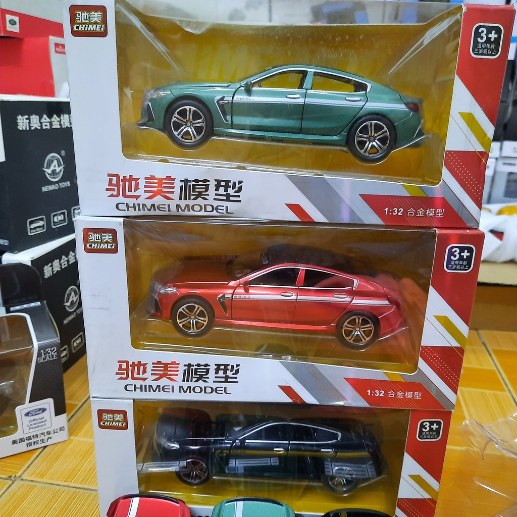 Đồ chơi trẻ em xe ô tô Mercedes M8 bằng kim loại mô hình tỉ lệ 1:32 có âm thanh và đèn
