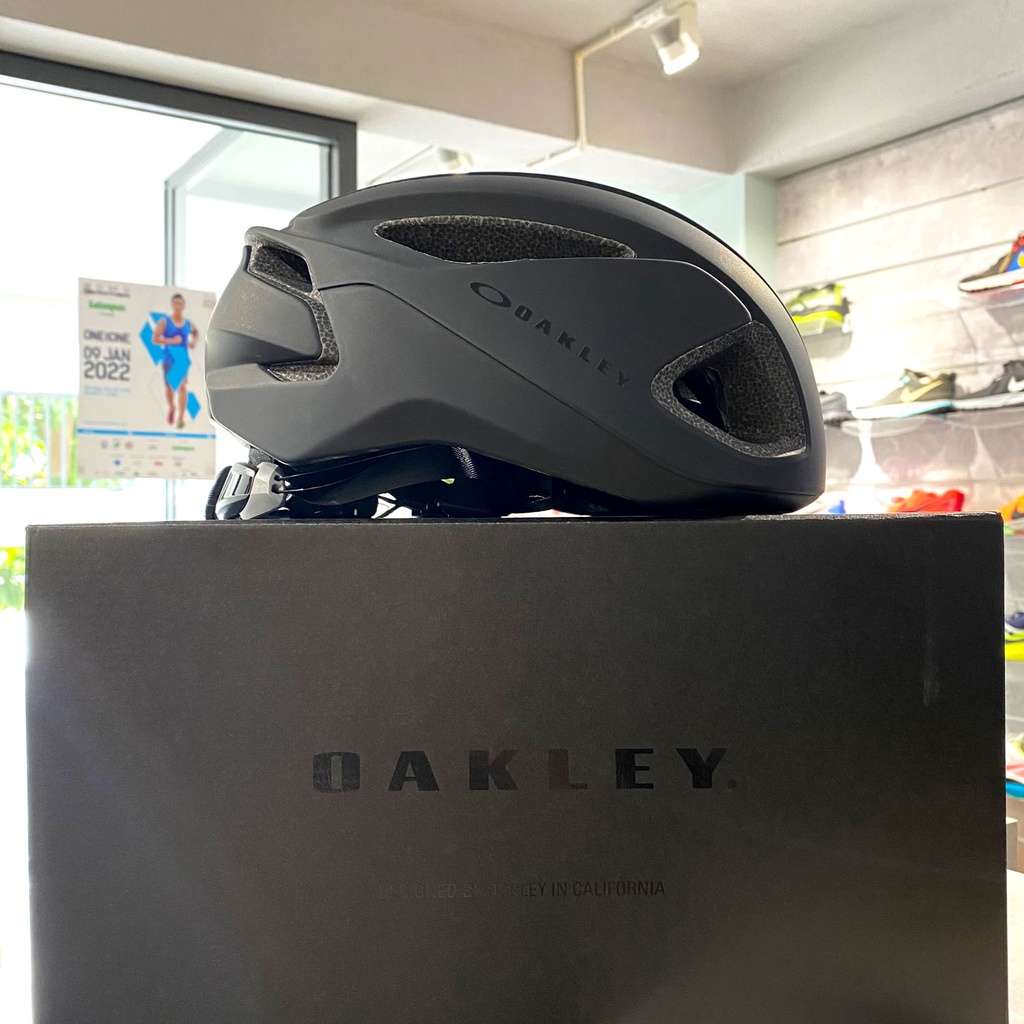 Nón Bảo Hiểm Xe Đạp Oakley ARO3 Lite – Blackout