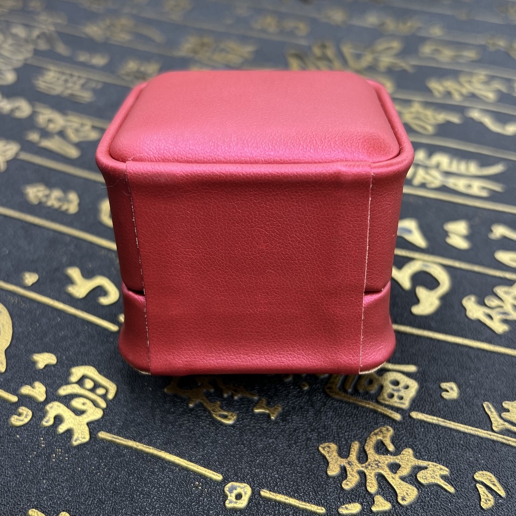 Hộp Nhẫn Hình Vương Miện Đẹp Mắt Sang Trọng