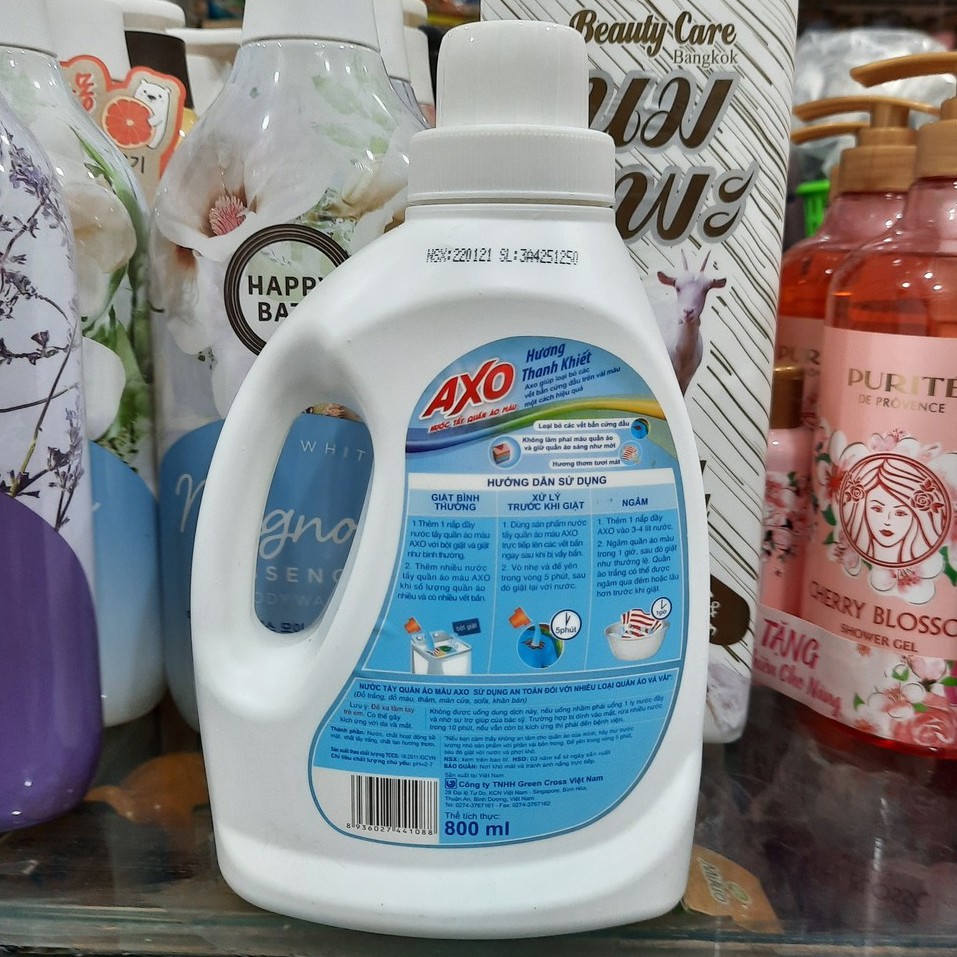 Nước Tẩy Quần Áo Màu Axo Dành Cho Da Nhạy Cảm 800ml (Trắng)