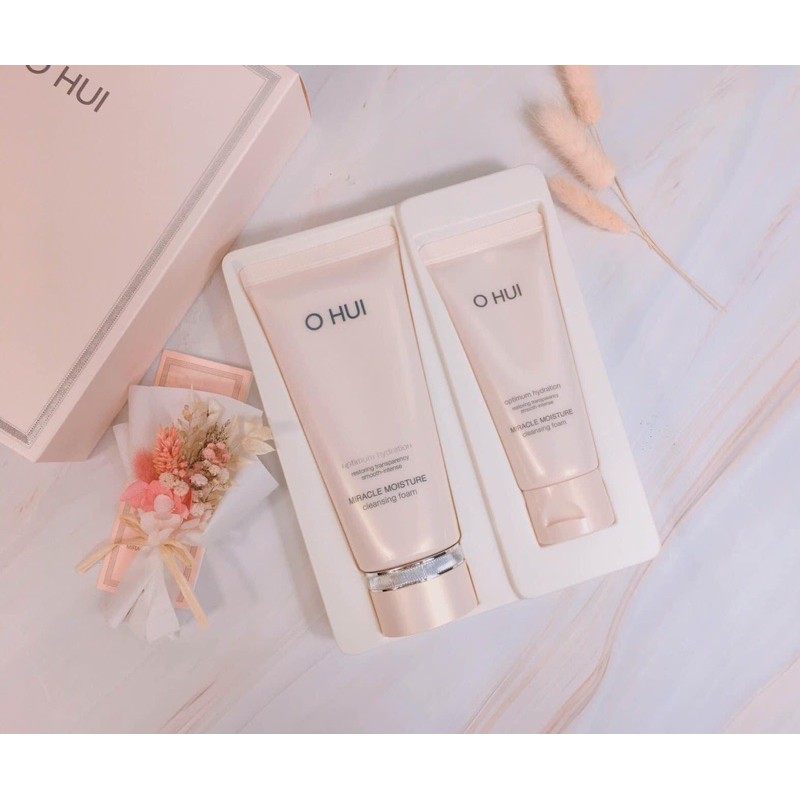 Set sữa rửa mặt Ohui hồng Miracle Moisture Cleansing Foam