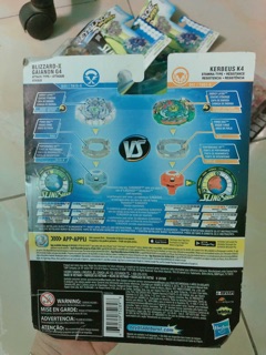 Con Quay Beyblade Burst Turbo SlingShock