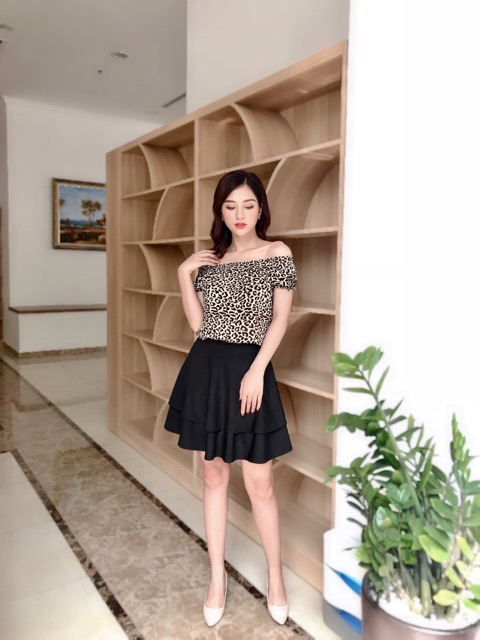 Chân váy 2 tầng có quần bên trong 2 màu đen và kẻ thời trang | BigBuy360 - bigbuy360.vn