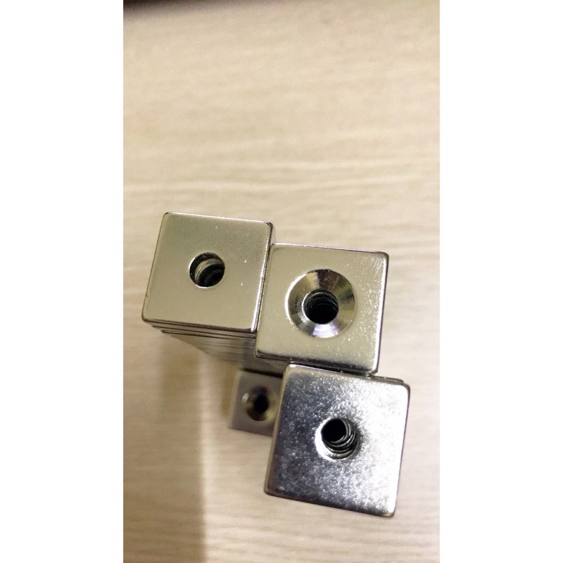 combo ( 20 Viên nam châm đất hiếm 20x20x5 lỗ vát)