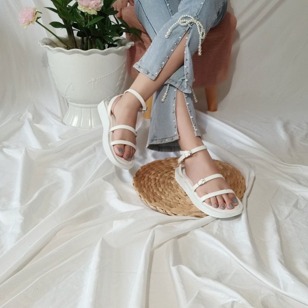 Giày sandal nữ đi học đế bánh mì quai hậu gài chéo màu trắng trẻ trung basic bền êm- BM02