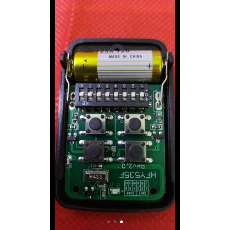 Remote điều khiển cửa cuốn 8 mã gạt tần số 433mhz