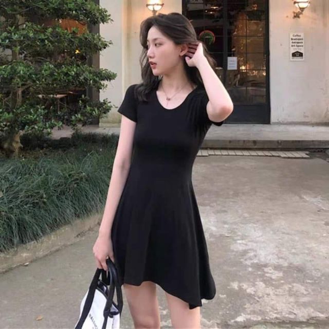 Váy đen chữ A