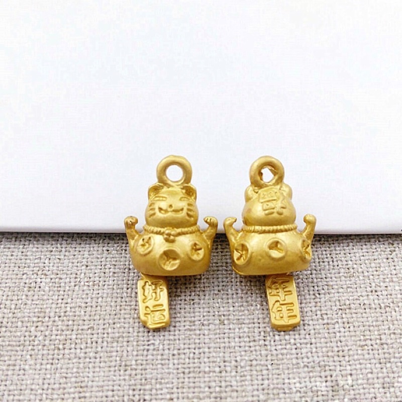 Charm mèo thần tài (tặng khoen tròn treo) - KL788