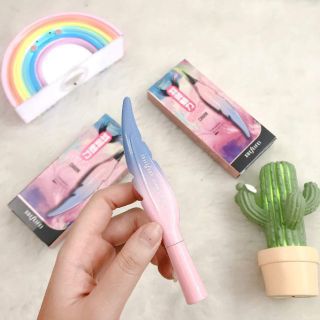 Kẻ Mắt Nước Lông Vũ