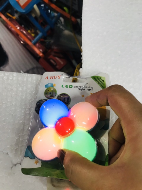 Đèn ngủ cảm ứng hình hoa 4 cánh