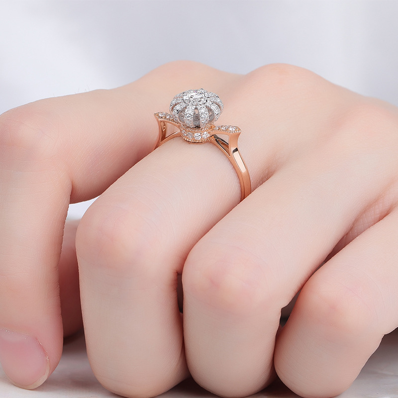 Nữ Sáng Tạo Hình Vương Miện Xoay Vòng