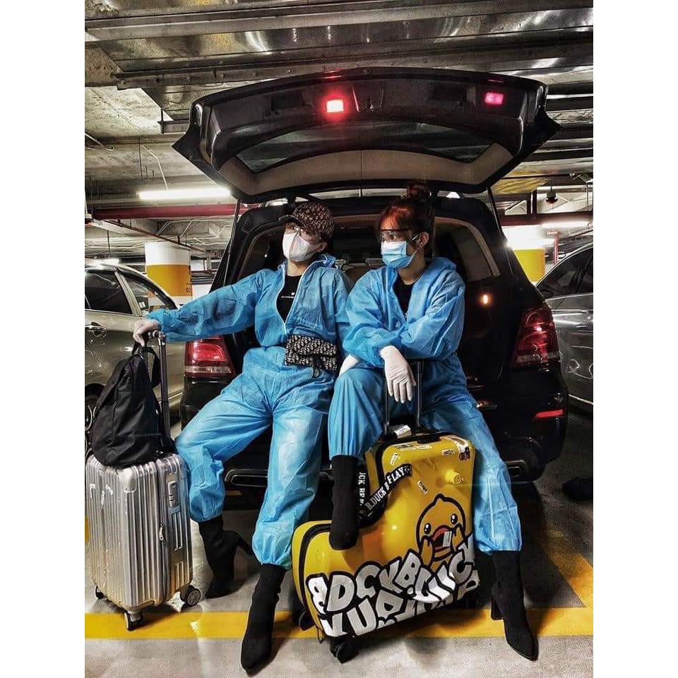 CÓ TRẺ EM- COMBO 3 MÓN :Bộ đồ bảo hộ y tế dùng một lần phòng chống dịch Covid:(1 BỘ BẢO HỘ + BAO CHÂN+ KHẨU TRANG)