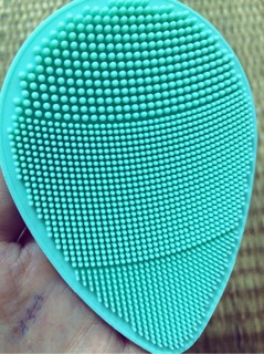 Miếng rửa mặt silicon của EBELIN