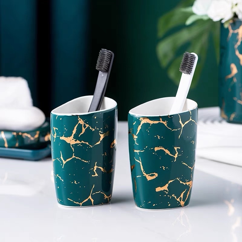 Bộ cốc sứ dùng cho phòng tắm, cốc đánh răng, lọ đựng kèm khay