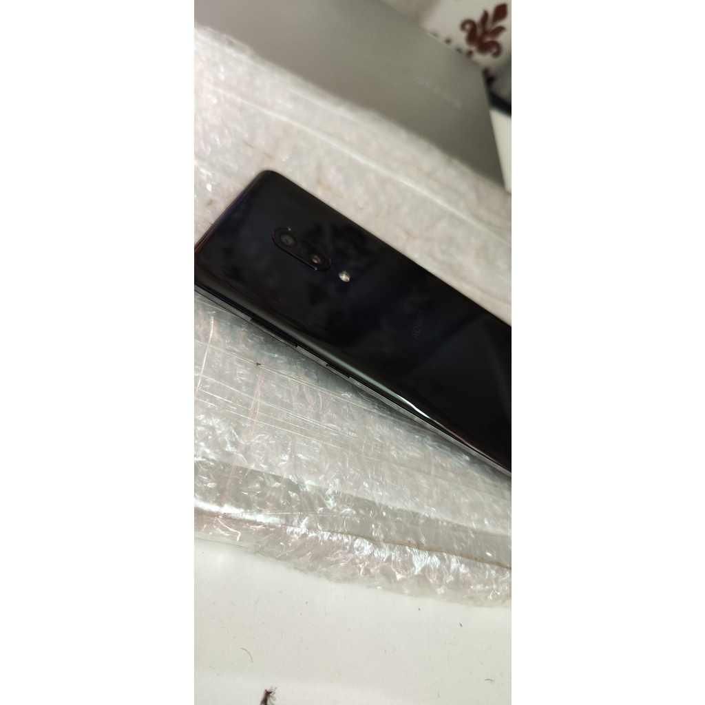 Điện thoại Sharp Aquos Zero 2 màu xanh