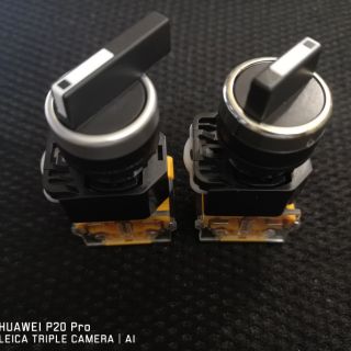 Công tắc xoay 2/xoay 3 phi 22 LA38