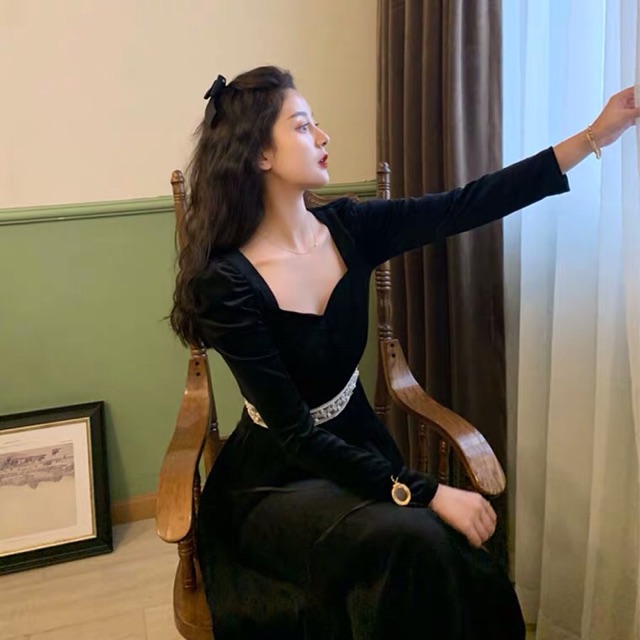 Đầm nhung dài tiểu thư