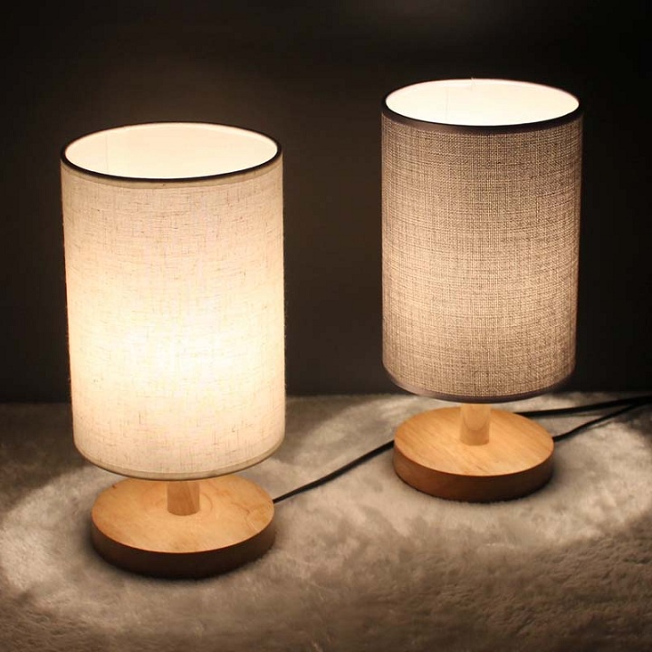Đèn decor phòng ngủ, trang trí để bàn đế gỗ chao vải, đèn ngủ để bàn