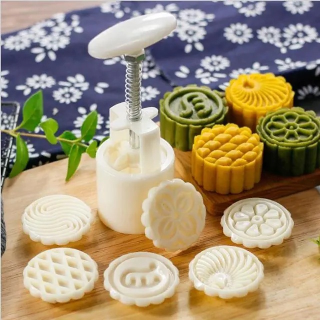 Set 12 Khuôn Cắt Bánh Trung Thu Dạng Tròn 50g