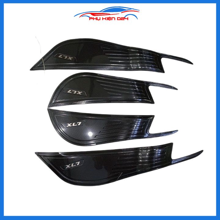 Ốp tapli Suzuki XL7 2020-2022 vân cacbon chống xước va đập khi mở cửa và làm đẹp xe