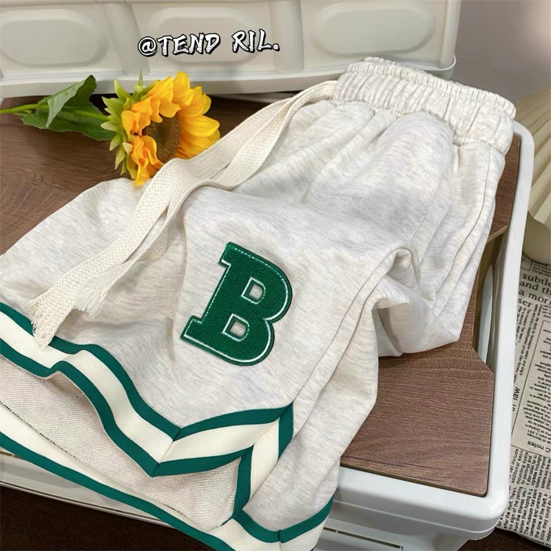 Quần đùi chữ B RUBY Chất bo dầy lên from chuẩn đẹp, hình thêu, unisex nam nữ mặc được