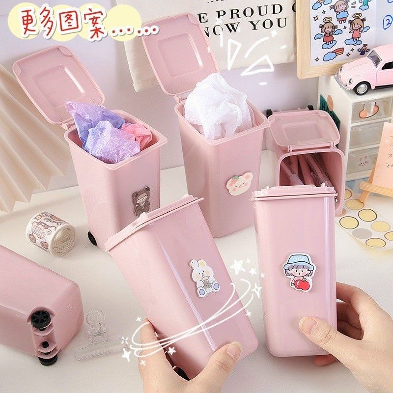 Thùng Rác Hồng Mini Để Bàn Có Bánh Xe Và Nắp Đậy, Siêu Cute