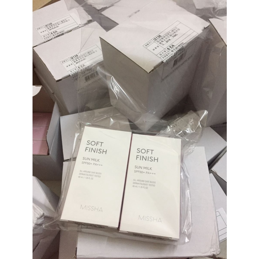 Kem Chống Nắng Missha  Velvet Finish  Soft finish  Waterproof sun milk  Essence sun milk All - Around SPF50+/PA++++ 70ml