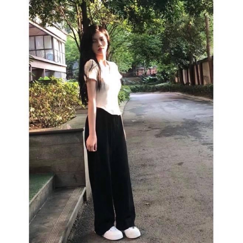 Set áo thun kiểu vạt bầu trắng basic cổ tròn ôm sát body và Quần jogger nữ dài ống suông rộng đen thun - Order taobao