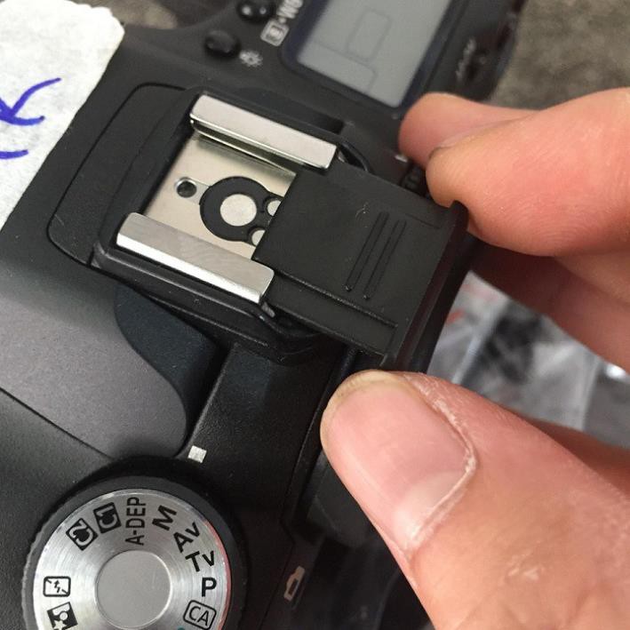 Hotshoe chân cài Flash máy ảnh