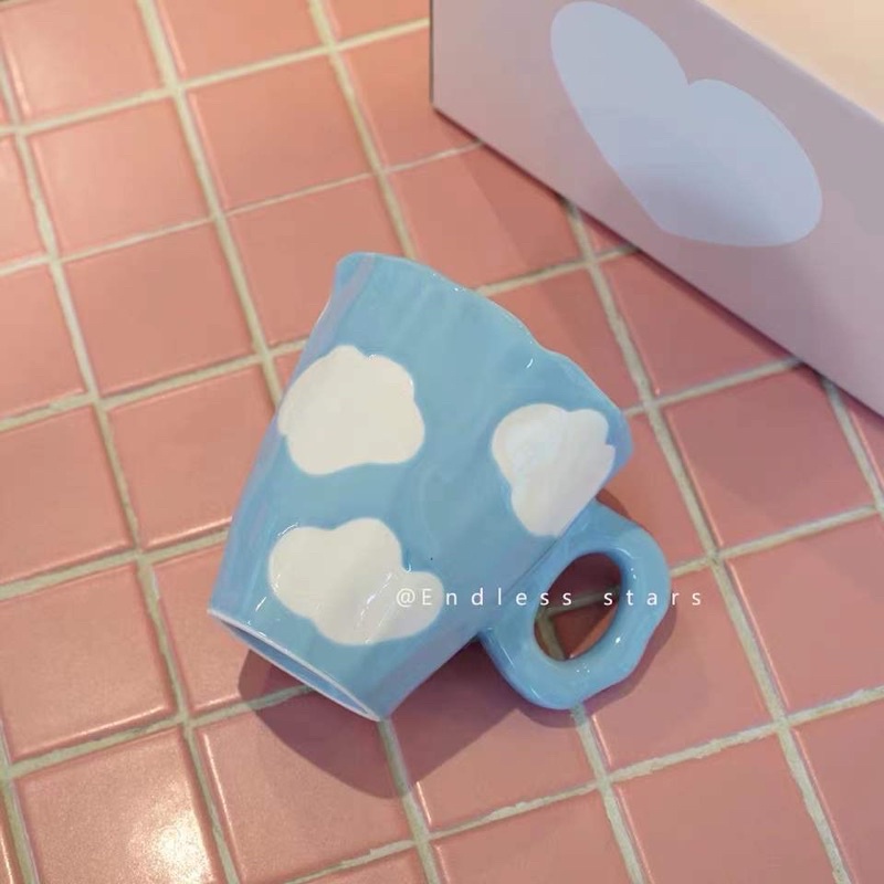 Cốc sứ dáng hoa tuilip hoạ tiết vẽ tay đáng yêu