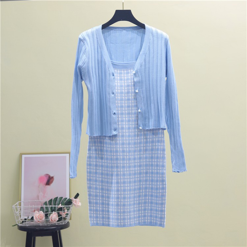 Set 2 Món Gồm Áo Cardigan Len Dài Tay Kèm Váy Ca Rô Không Tay Quyến Rũ